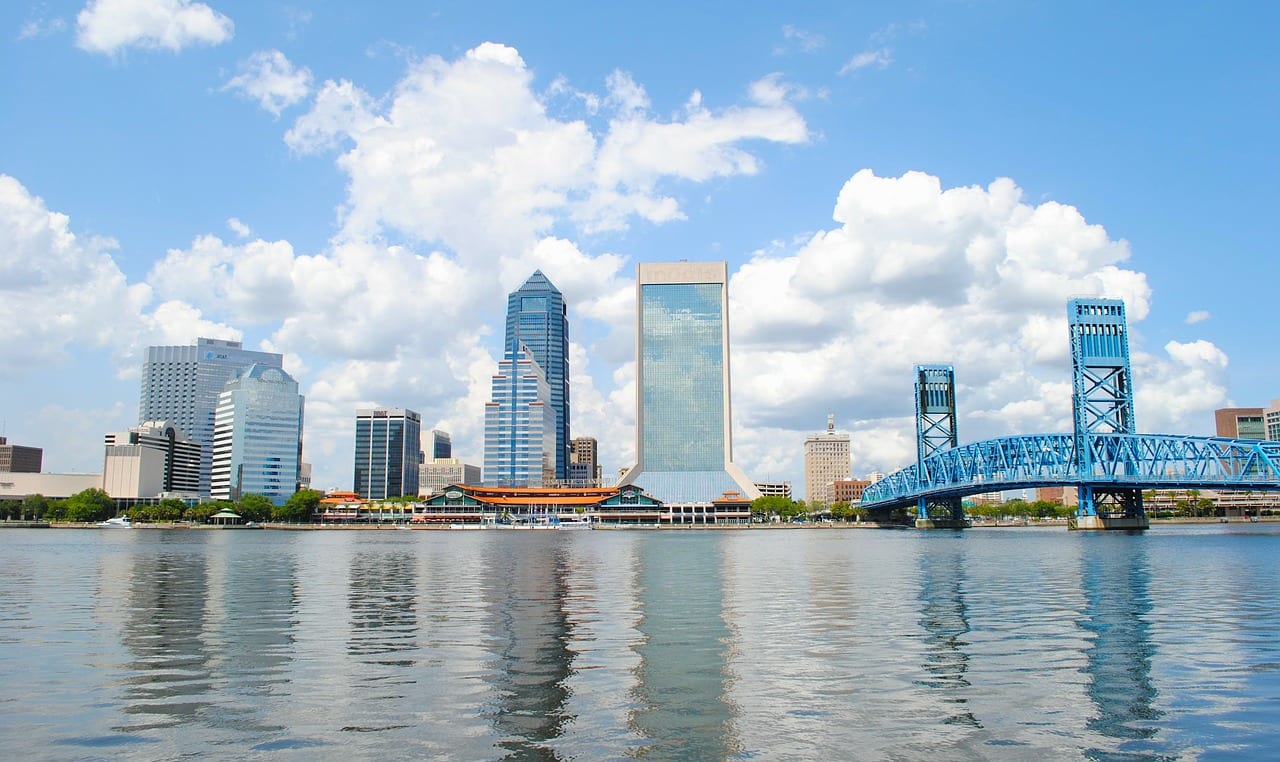 Image of the city skyline in Florida where AnswerMTI provides Jacksonville answering service