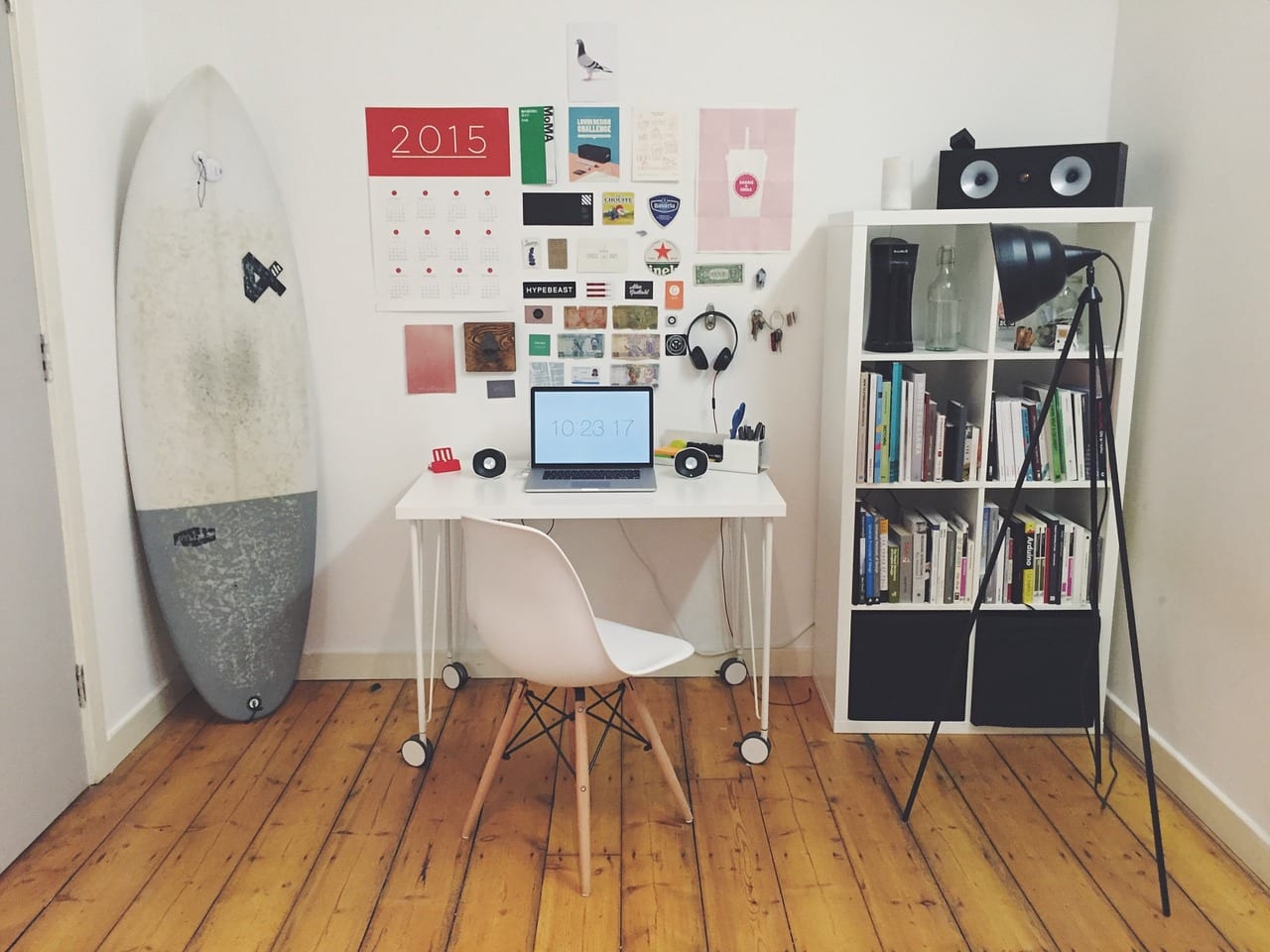 Image of a work space with office hacks you should try