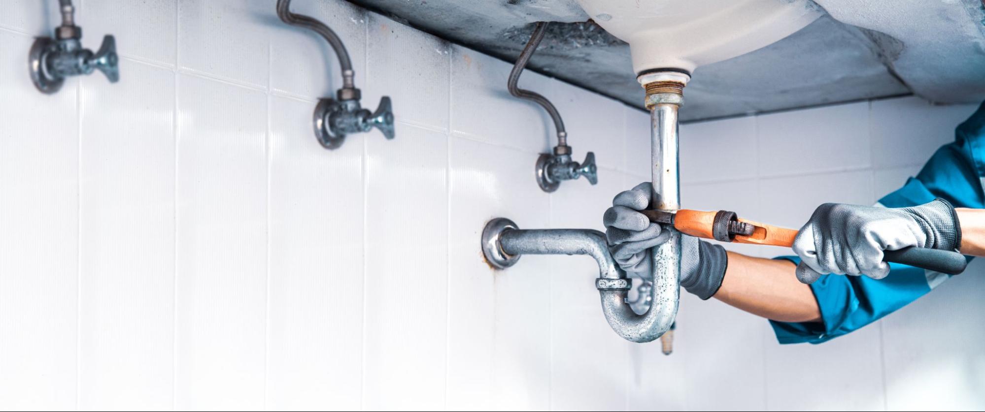 How a Plumber Answering Service Captures More Emergency Calls